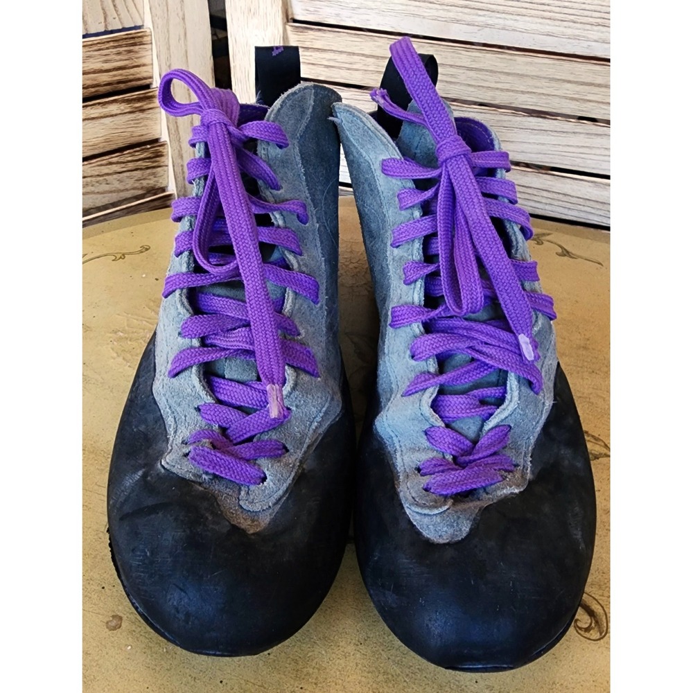 Scarpa US 8 Mens Purple Suede Rock Climbing Shoes Lace Up Athletic Bouldering
